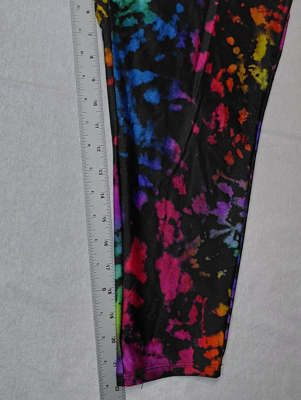 torrid Crop Black Multicolor Rainbow Tie-Dye Stretch Spandex Nylon Leggings - Picture 4 of 14